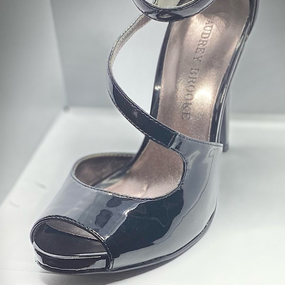 Brand new black heels size 7